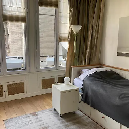 Champs-elysees/arc De Triomphe Apartment Paris